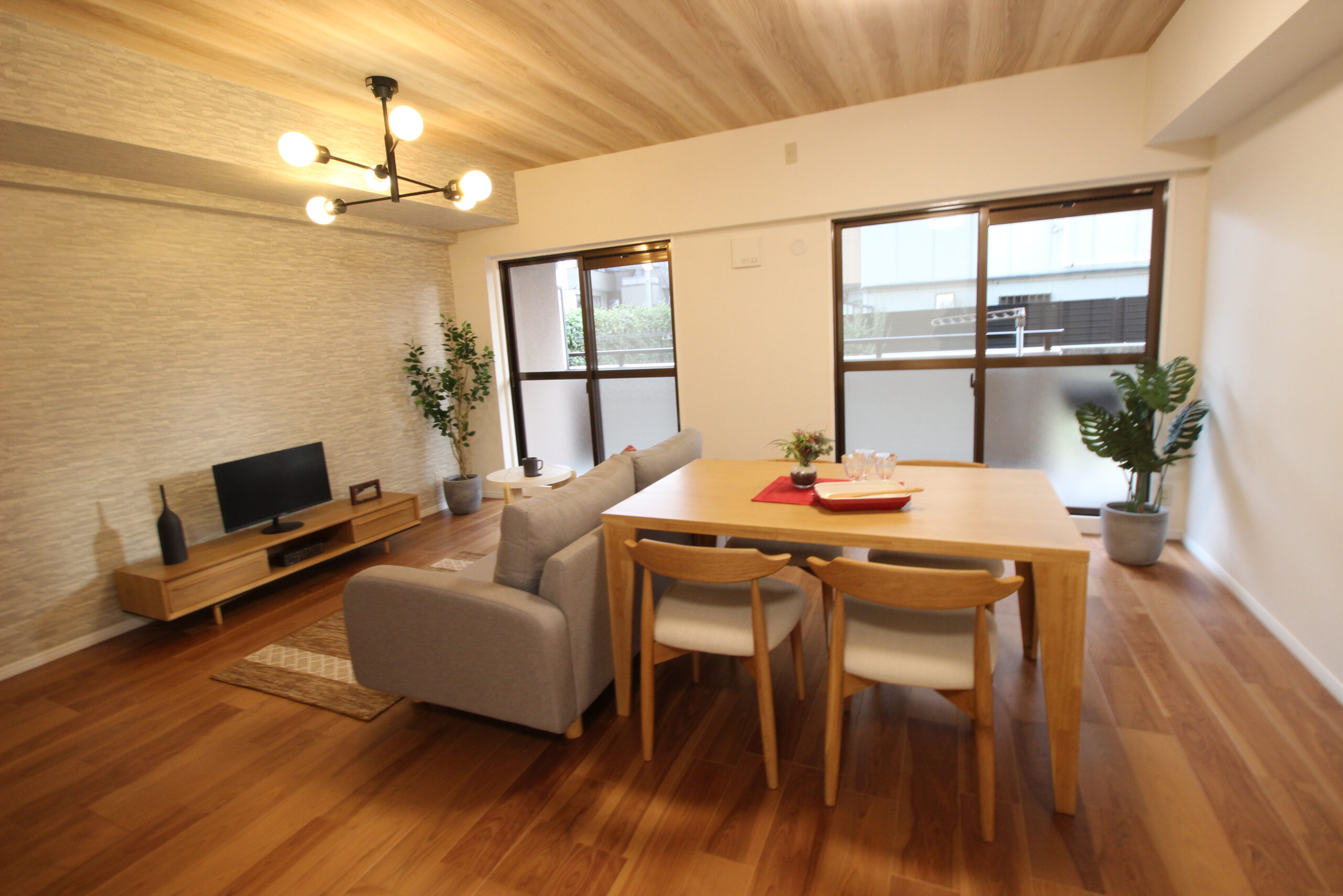 ナチュラルモダンリフォームのbefore after